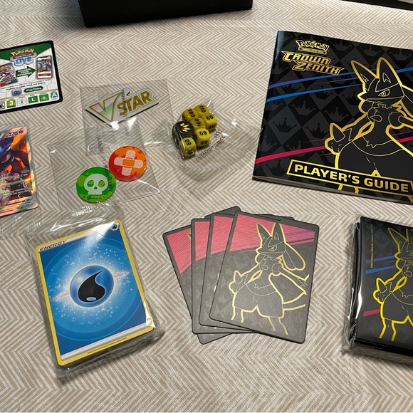 Pokemon Crown Zenith Trainer Box ETB NO PACKS - Picture 2 of 8